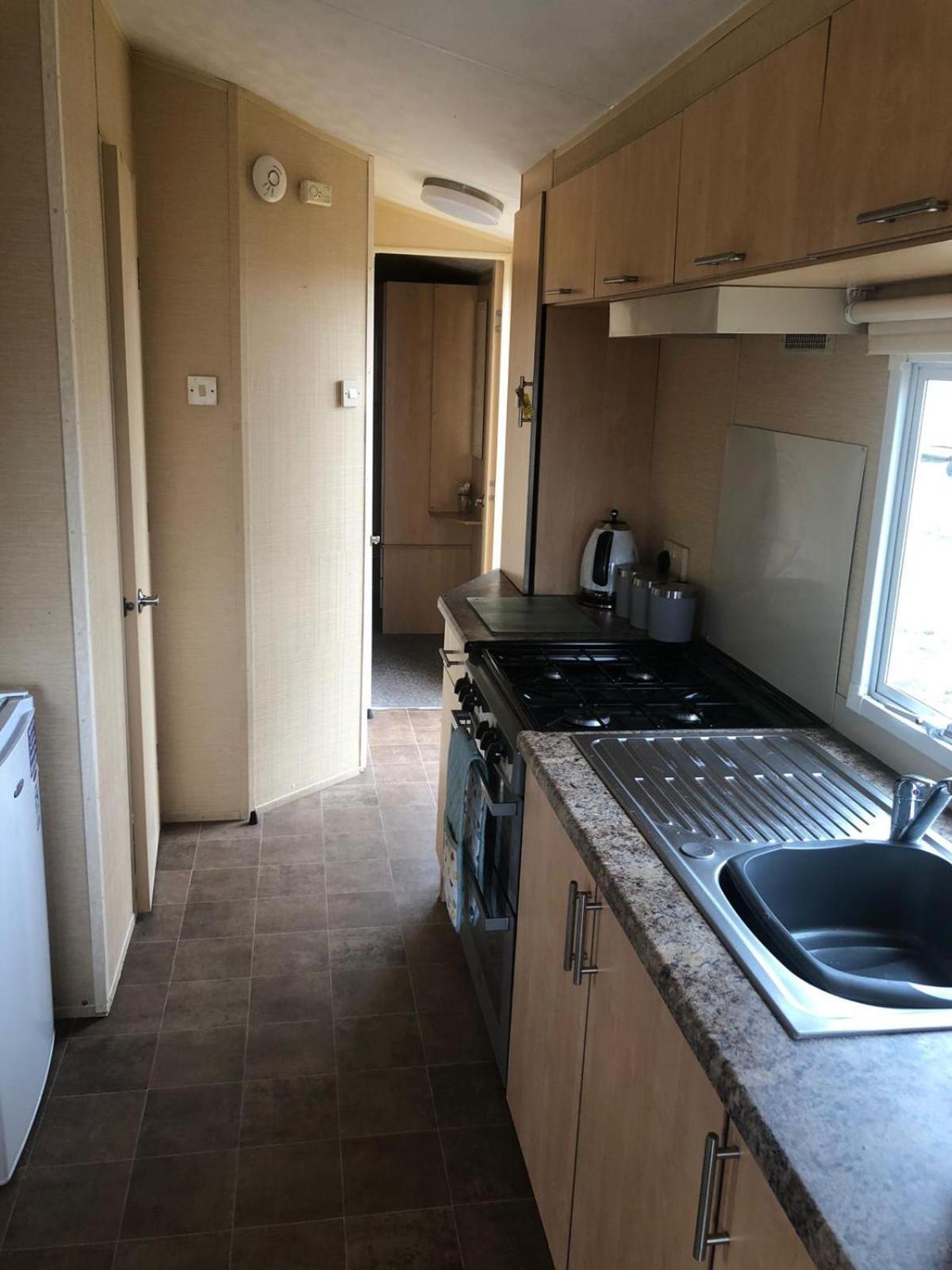 Adorable 2 Bedroom Caravan In Clacton-On-Sea Exterior photo