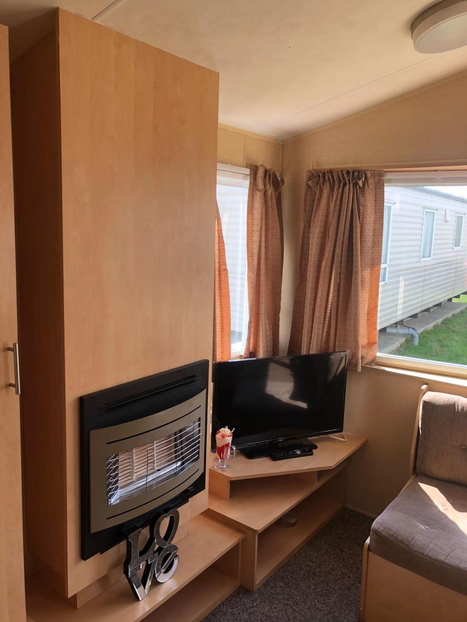 Adorable 2 Bedroom Caravan In Clacton-On-Sea Exterior photo